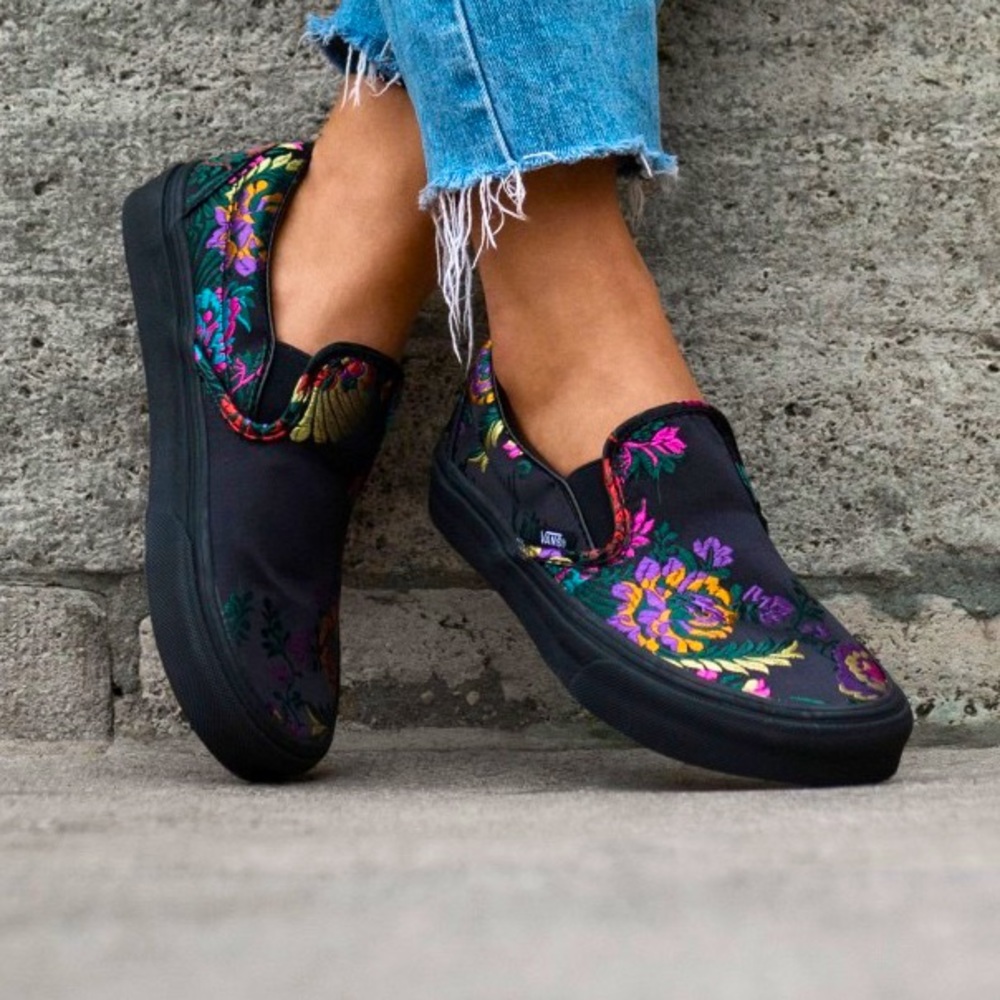 Vans Classic Slip On - Satin Black Floral